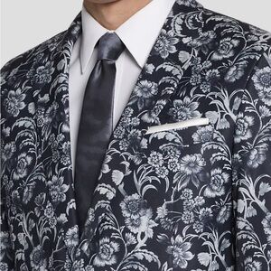 Egara
Black Floral Skinny Fit Suit